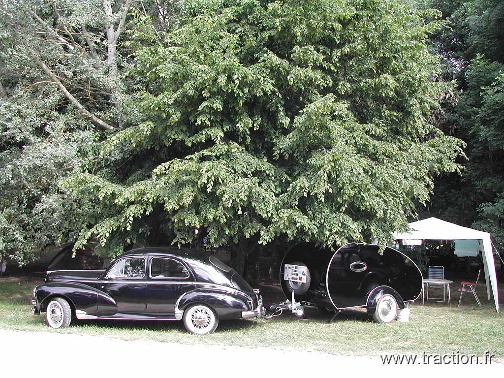 2014_Madine (22).JPG - 29ème Retro Meus'Auto au Lac de Madine, Peugeot 203 et remorque teardrop